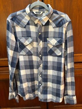 Salt Valley Western blue/white plaid long sleeved shirt with pearl snap buttons